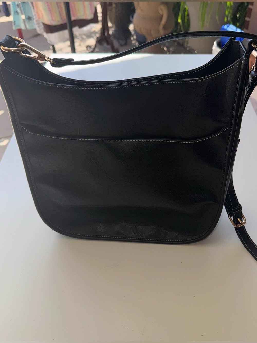 Classic Black Leather Shoulder Bag - Sleek Everyday Carry